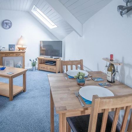 St Julians View - 1 Bedroom Apartment - Tenby Eksteriør billede
