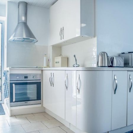 St Julians View - 1 Bedroom Apartment - Tenby Eksteriør billede